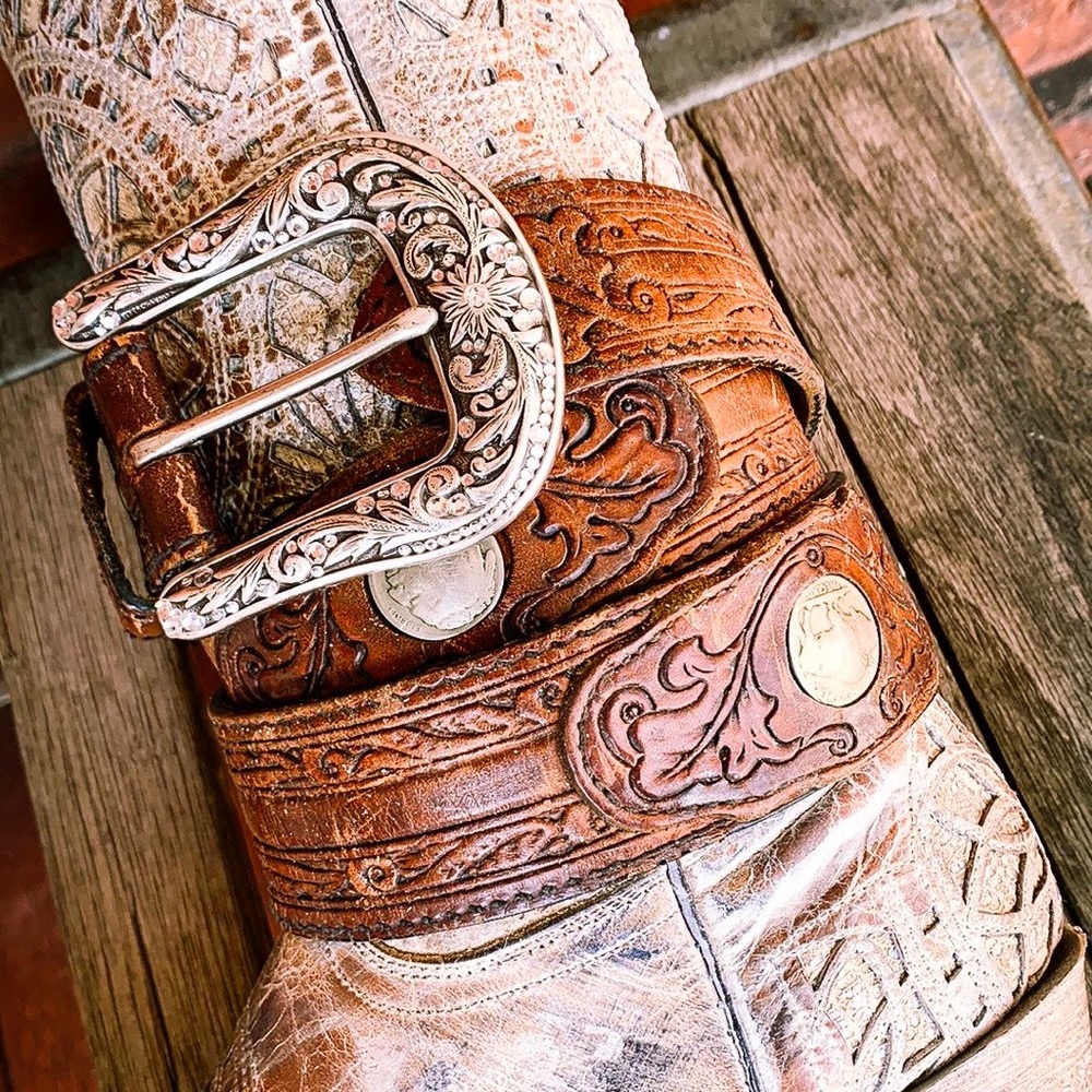 Sold LARRY MAHAN Vintage Tooled Leather Coin Crystal Cowgirl Western Belt Buckle - Picture 3 of 12
